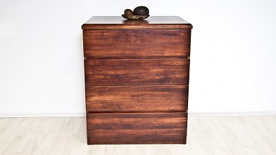 Komoda z masivu NOVA, Materiál: Masiv Buk, Odstín: AU Lak + Moření Mahagon #02