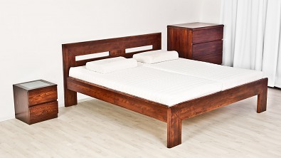 Komoda z masivu NOVA, Materiál: Masiv Buk, Odstín: AU Lak + Moření Mahagon #04