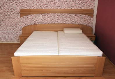 Obrázek produktu: files/nocni-stolek-z-masivu-jan-lucie-02.jpg