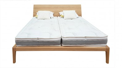 Designová postel z masivu GIULIA dvoulůžko Materiál: Masiv Dub, Odstín: Olej OSMO Transparent #04