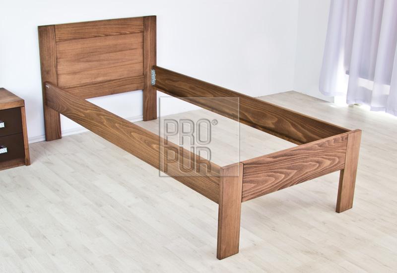 Dřevěná postel Trio
