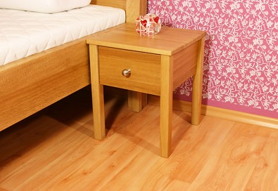 Noční stolek z masivu DANTE Noční stolek z masivu DANTE